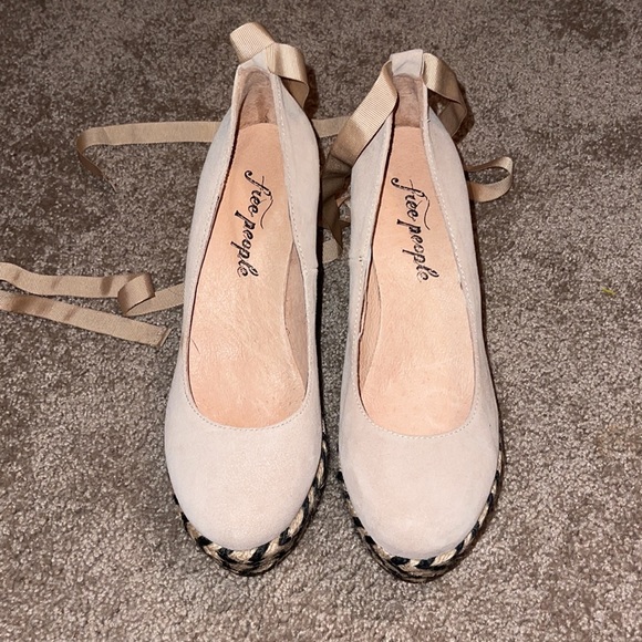 Free People Camel Charade Espadrille Ballet Wedge - size 7 - Picture 5 of 8